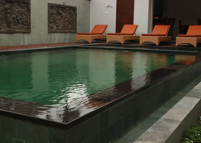 Sumantra House 3*